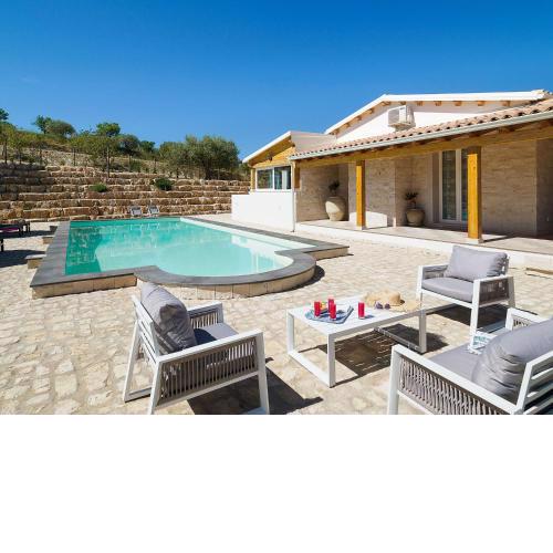 Spacious Holiday Home in Noto with Private Pool