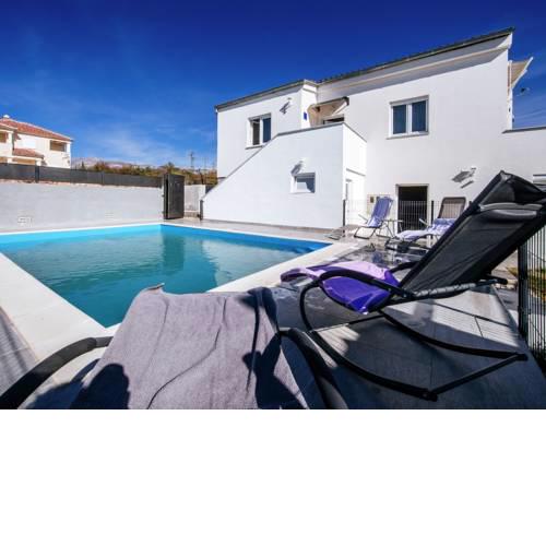 Spacious Holiday Home with Private Pool in Jasenice