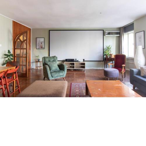 Spacious Lovely and Super Central 2BR in Moda!
