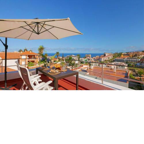 Spacious Penthouse with King-size bed, Huge terrace, Ocean & Teide view