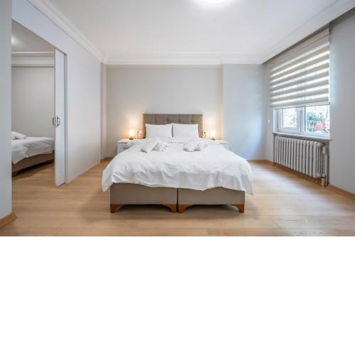 Spacious Sisli Room Ideal For Work & Exploration
