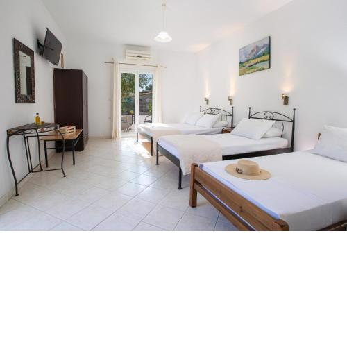 Spacious Studios Lefkada Mountain View Near Beach