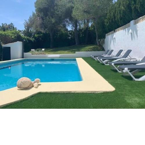 Spanish villa for 6 p spacious terrace close to the beach with large pool
