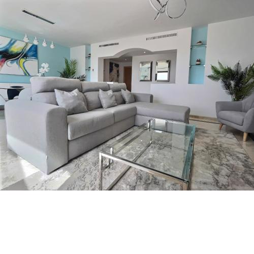 Spectacular 3 Bedroom Penthouse Apartment