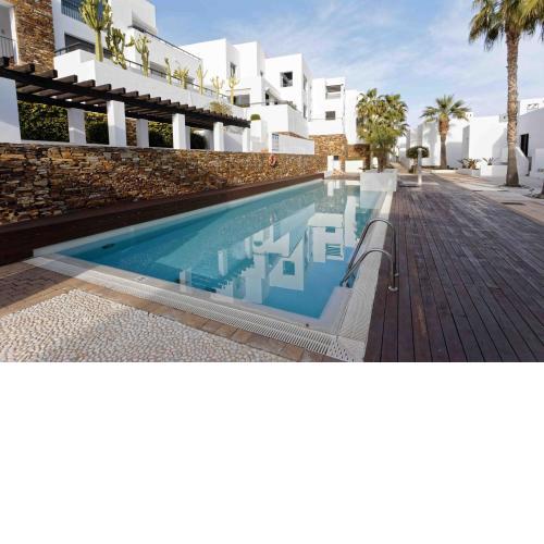 SPECTACULAR APRT. IN FRONT OF THE SEA