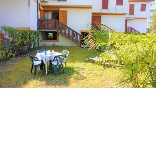 Spetacular villa on two floors with garden 10 minutes from the sea