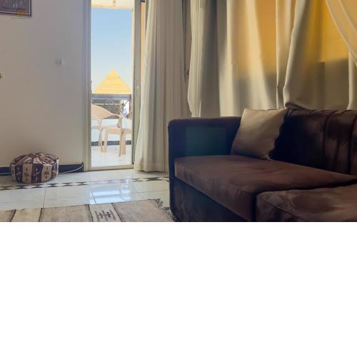 Sphinx Pyramids View Apartment
