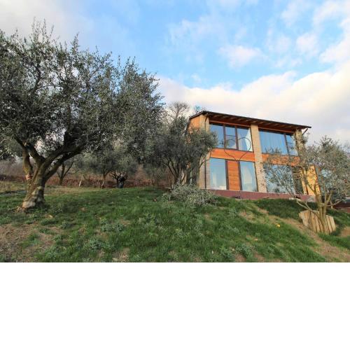 Splendid chalet in Volpago del Montello with bubble bath
