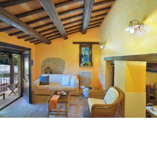 Splendid Holiday Home in Sant Angelo in Pontano with Garden