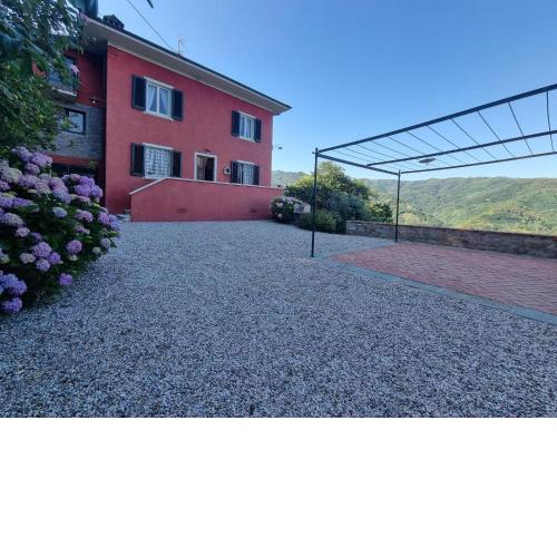 Splendid independent villa surrounded by nature in Marliana PT