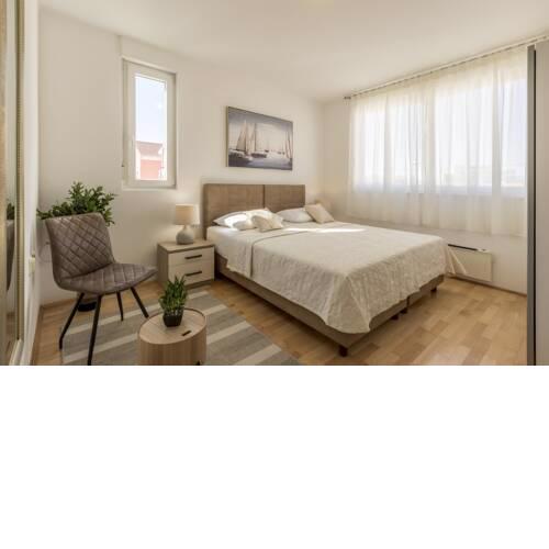 Split central apartment,free private parking