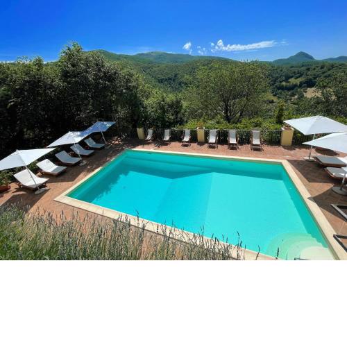 Spoleto Splash Casa Vicolo, a fabulous country cottage sleeps 45wifiaircon