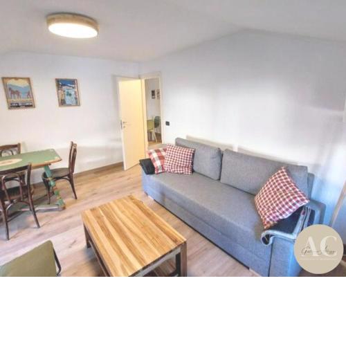 Square Apartment