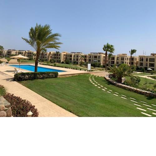 SS2219 Golf Heights cozy 1 bed apartment