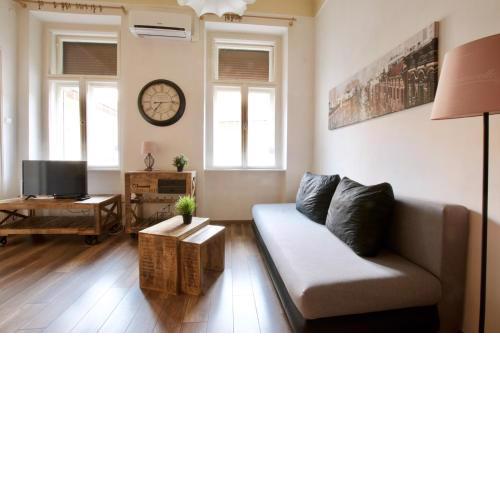 Standard Apartment by Hi5 - Nyugati square