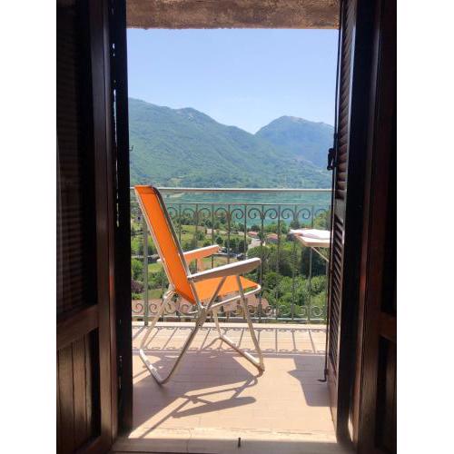 Stanza con terrazzo Vista Lago - LAKEHOLIDAY IT
