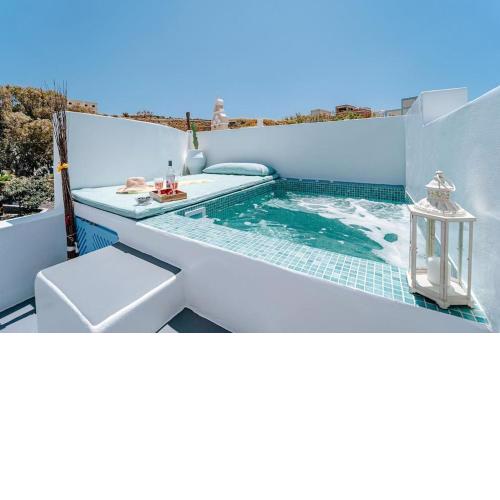 Star Cactus Traditional Cave Suite with Jacuzzi
