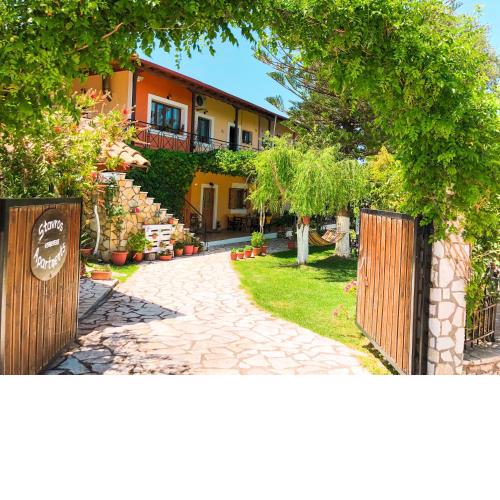 Stavros Apartments