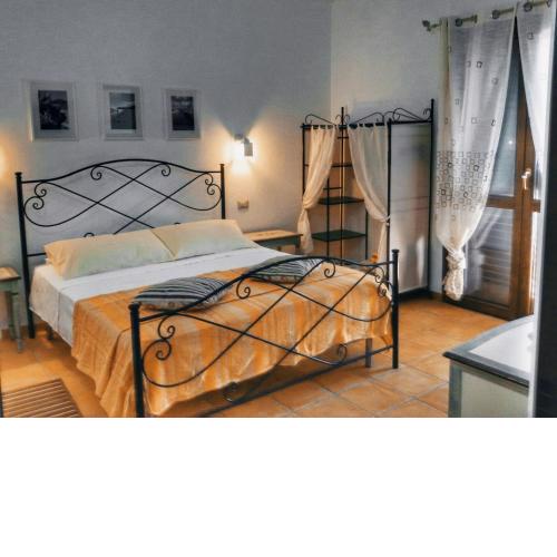 STELLA DORADA BedRooms a 5 minuti dal mare, con clima, bagno privato, balcone, frigo e Tv