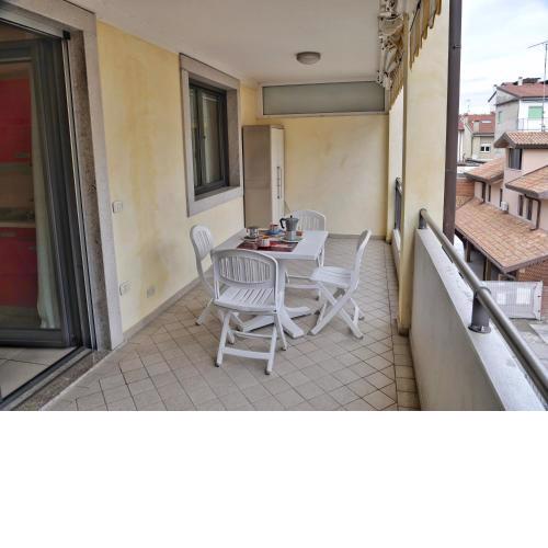 STELLA MARINA centralissimo bilocale con grande terrazzo