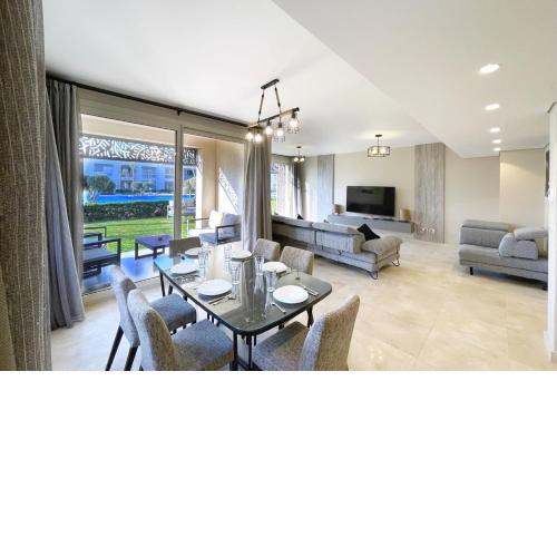 Stellar 4 BDR Villa Mangroovy Free Beach & Pool