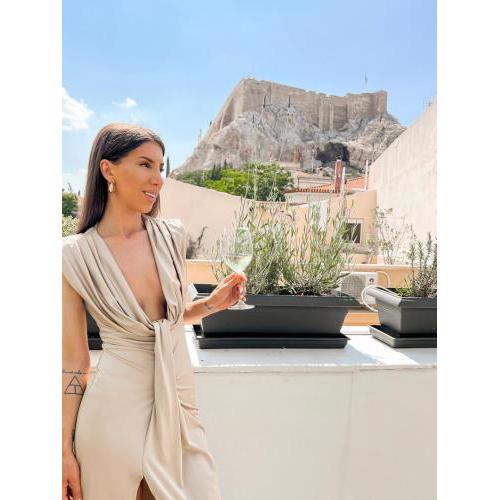 Step One | Luxury Suites right in the heart of Acropolis next to metro station
