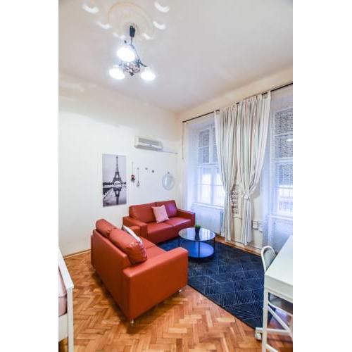Still Moments Apartment