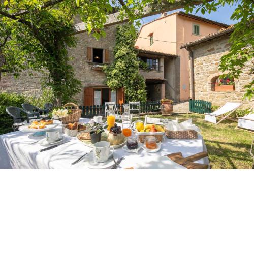 Stone built farmhouse Antica Torre by VacaVilla