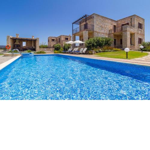 Stone Built Private villa Emerald with pool, 30m to Beach & BBQ!