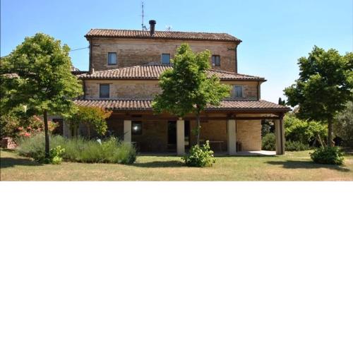 Stone farmhouse in Moie