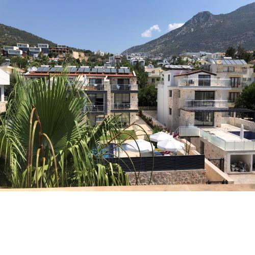 Stone House Aparts 1+1 mit zwei Balkone und Pool- und Meerblick Kalkan No: 7