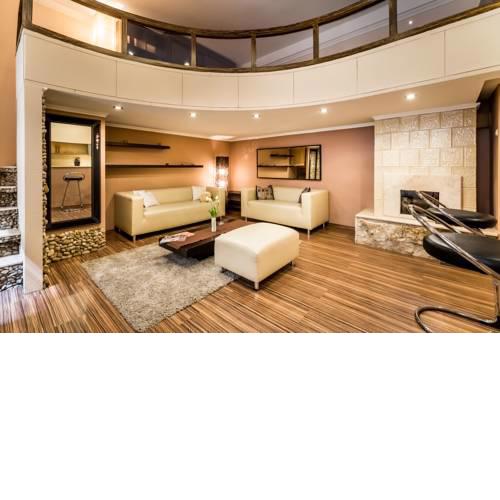 Stones and Wood Apartment
