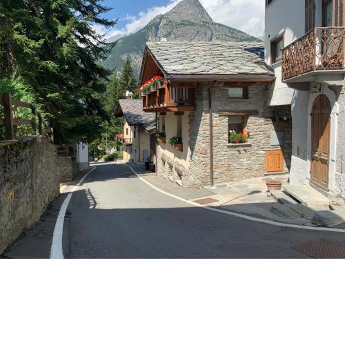 Strada del Pussey Apartment