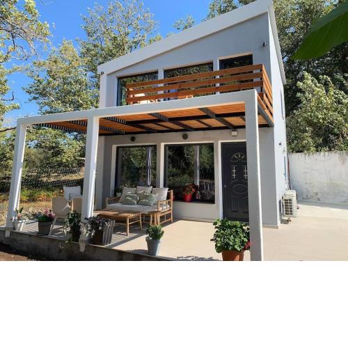 Stream House - Luxury living next to the river