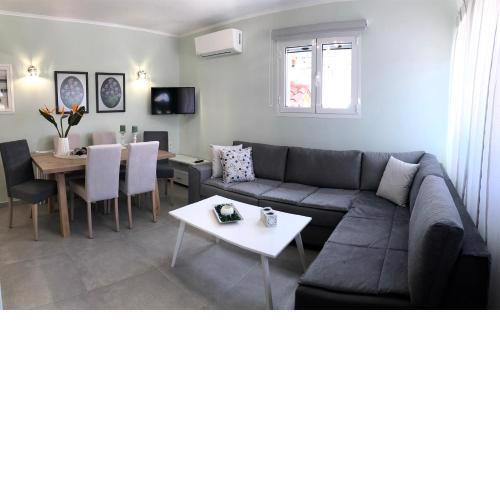 Strelitzia Apartments