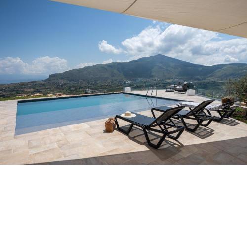 Strepitosa Villa vista mare e piscina a Sarmuci