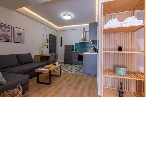 STUDIO 48, COZY APARTMENT IN KALAMATA CITY CENTER