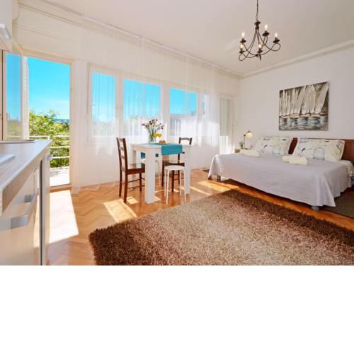 Studio apartment Andela