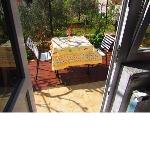 Studio apartment in Pula with terrace, air conditioning, WiFi 633-4