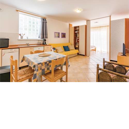 Studio Apartment in Stinjan