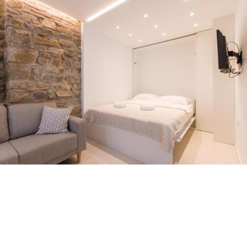 Studio Apartment Tetida by Locap Group