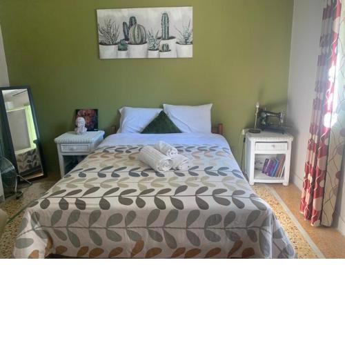 Studio close to Train Station