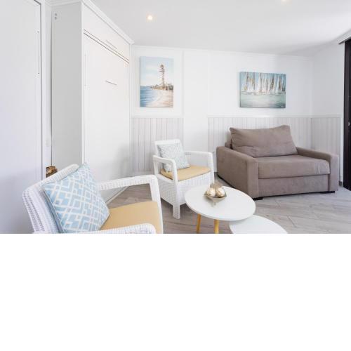 Studio in Las Americas