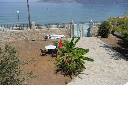 Studio in Villa in Kalloni direkt am Meer
