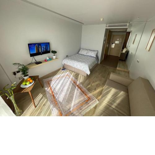 studio unit whit pool and gym