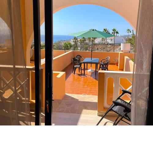 Studio with large terrace and sea views 302