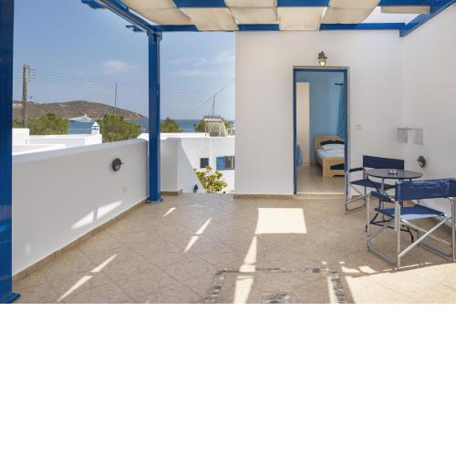 Studios Ninemia Serifos 4