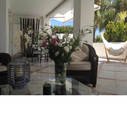 STUNNING 175 m2 APARTMENT with TERRACE and JACUZZI