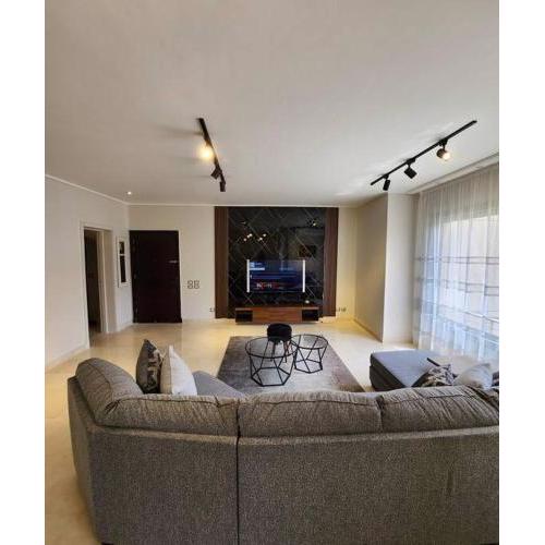 Stunning 2 Bed - Gated Compound