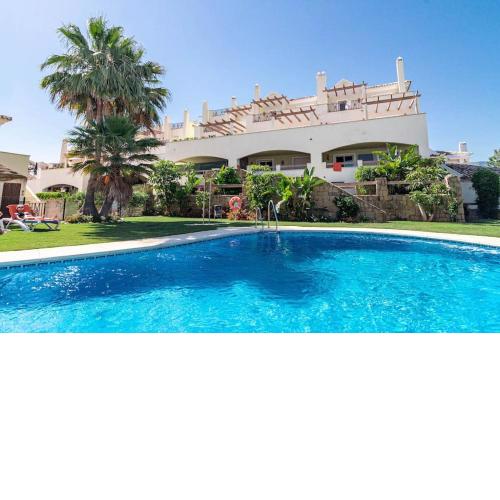 Stunning 2 bedroom apartment in Aloha Royal RDR345